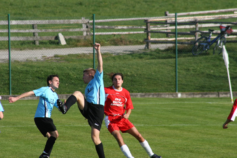 gal/08. Spieltag- SV Reischach-Rasen/2006-10-24 - SVR gg. Rasen-Antholz 021.jpg